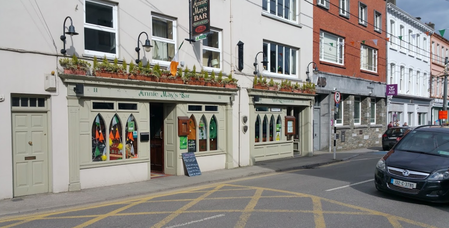 Annie May's Bar,